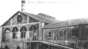 La f&aacute;brica de Santa Clara, en las inmediaciones de la estaci&oacute;n ferroviaria de Reinosa