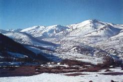 Montañas nevadas en Alto Campoo