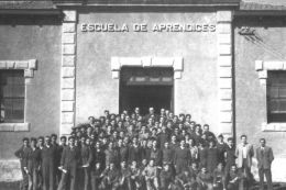 Primera promoción de aprendices. Año 1925