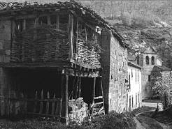 El seto y la piedra. Cuadra y pajares en Cejancas