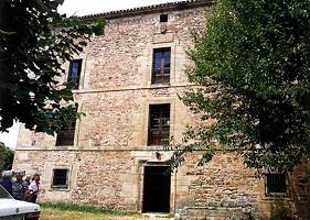 Fachada principal de la casa de  Don Luis de los R&iacute;os en Naveda (1777-1780)