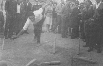 Carlos Fernández, en la bolera de Naveda, 1964