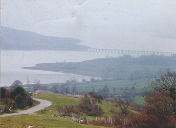 Pantano del Ebro y puente de Orzales