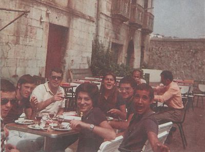 En San Vicente de la Barquera, camino de los Picos de Europa, en la famosa excursión del 600.